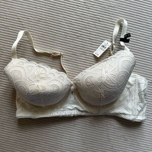 Elegant Lace Underwire Bra